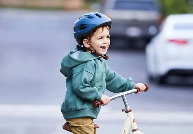 SKATE HELMET